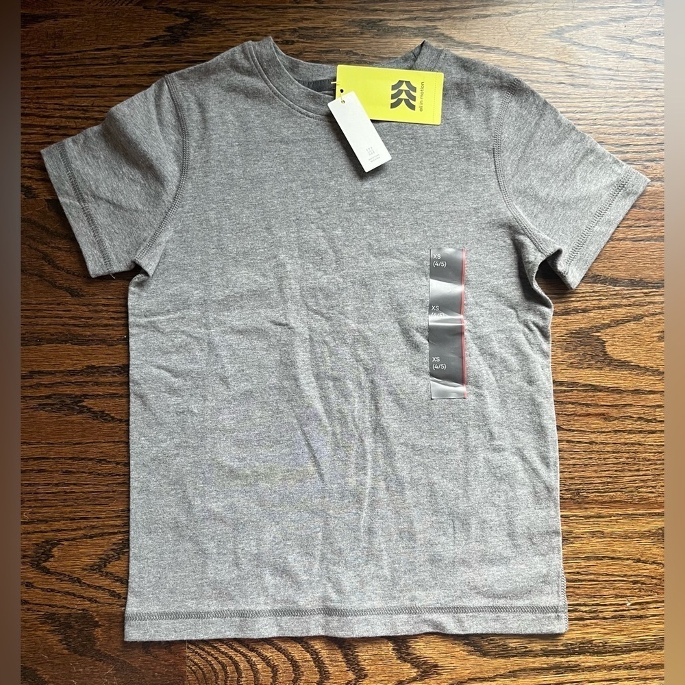 All in motion boys T-shirt sz. XS (4/5) grey NWT